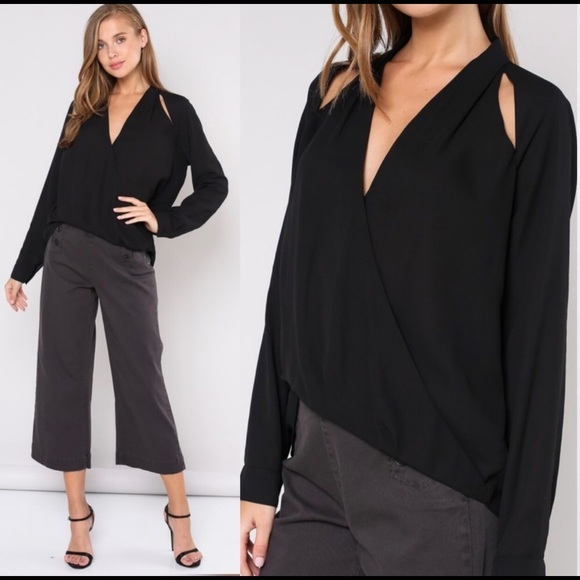 💼 Sexy Spilt Surplice Blouse - Picture 7 of 8